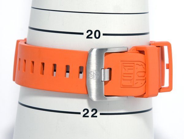 未使用 LUMINOX ルミノックス Ref.3729.NGU ベア グリルス サバイバル
