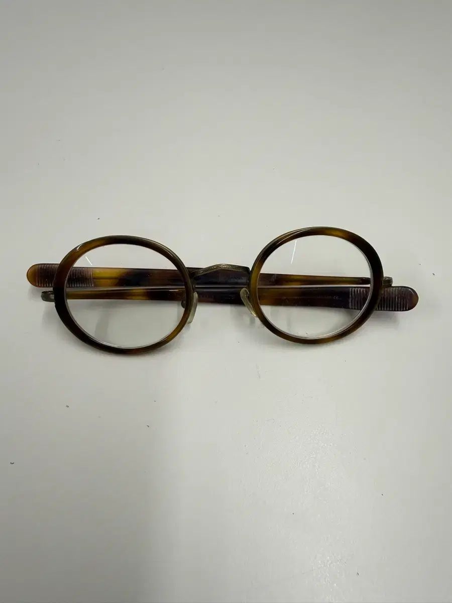 オールゴールドスミス メガネ 出品
