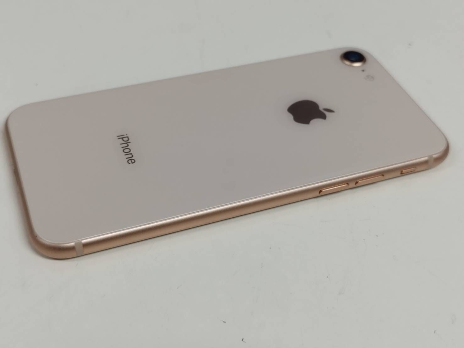 iPhone 8 64GB ゴールド SIMフリー バッテリー87% - メルカリ