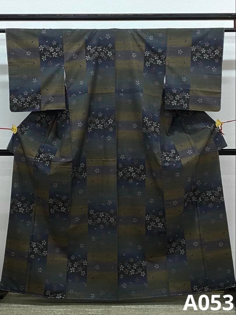 躾糸付未使用　160cm　絞り　桜色　正絹染紬　紬訪問着　お洒落着　b210 本場大島紬 桜 正絹 躾糸付き A053 - メルカリ