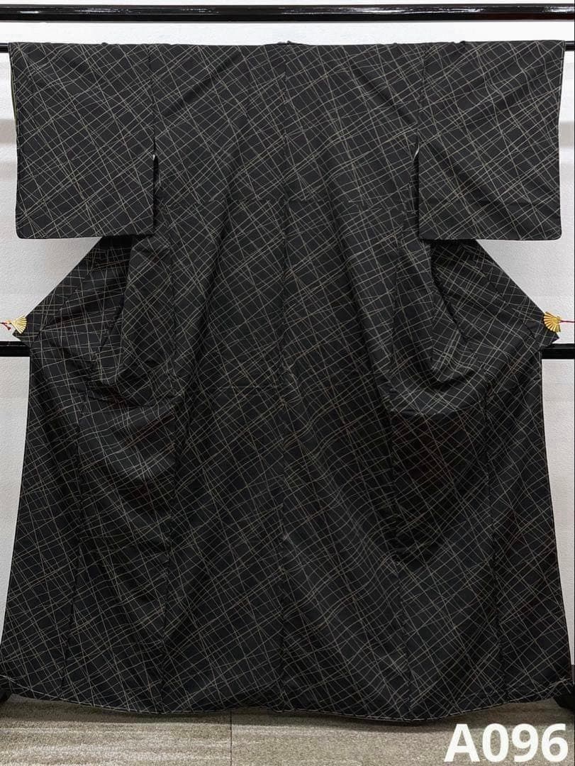 本場大島紬 染大島 正絹 躾糸付き ガード加工済 A096 - メルカリ