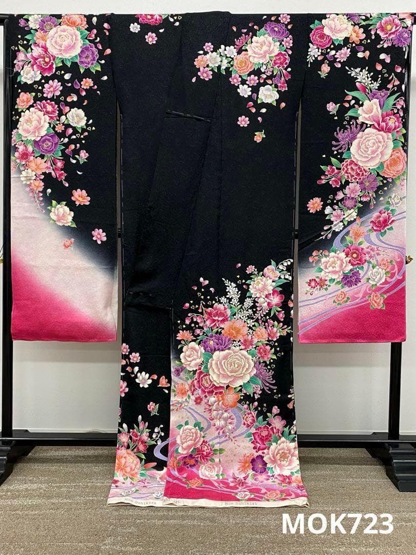 振袖 仮絵羽 押切もえ 金彩 金通し 刺繍 未仕立て品 八掛付き MOK723