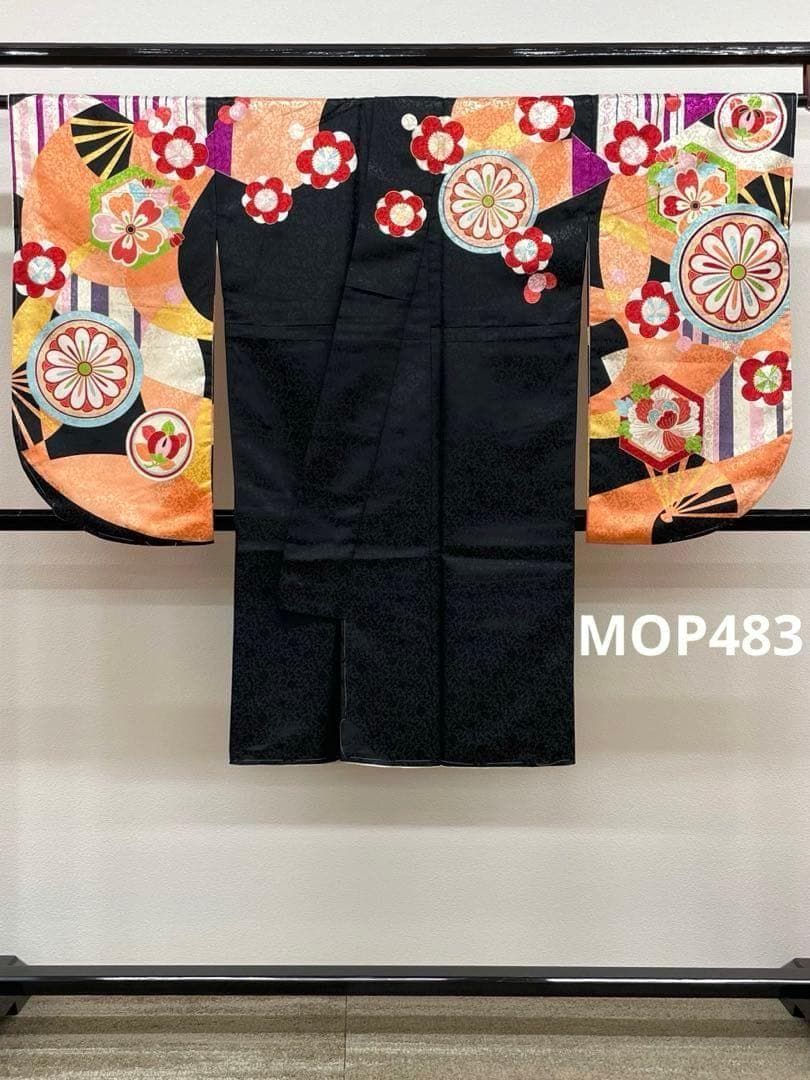 2尺袖 ポリエステル着物 袴用 はいばら 金彩 躾糸付き 二尺袖 ポリエステル着物 金彩 扇 紋意匠 袴用 躾糸付き MOP483 - メルカリ