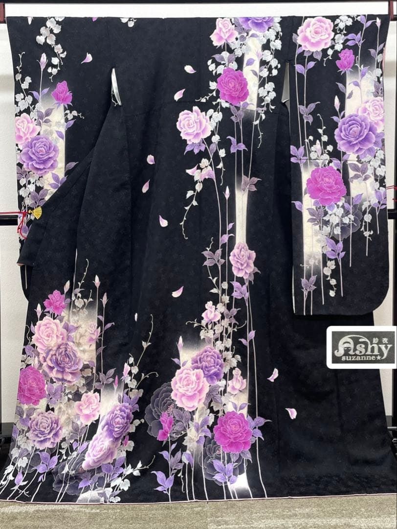 ブランド振袖 スザンヌ ラメ刺繍 銀彩 銀通し 身丈174cm MO3779
