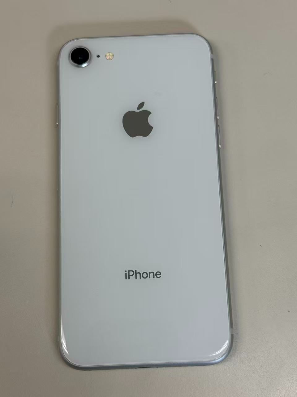 美品 電池100% SIMフリー iPhone 8 64GB シルバー - メルカリ