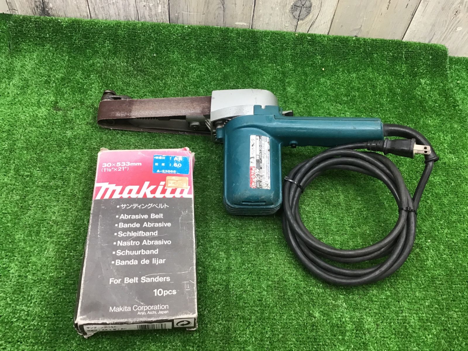 【中古B動作品】マキタmakita ベルトサンダ 9031　替えベルト付●アクトツール富山店●F