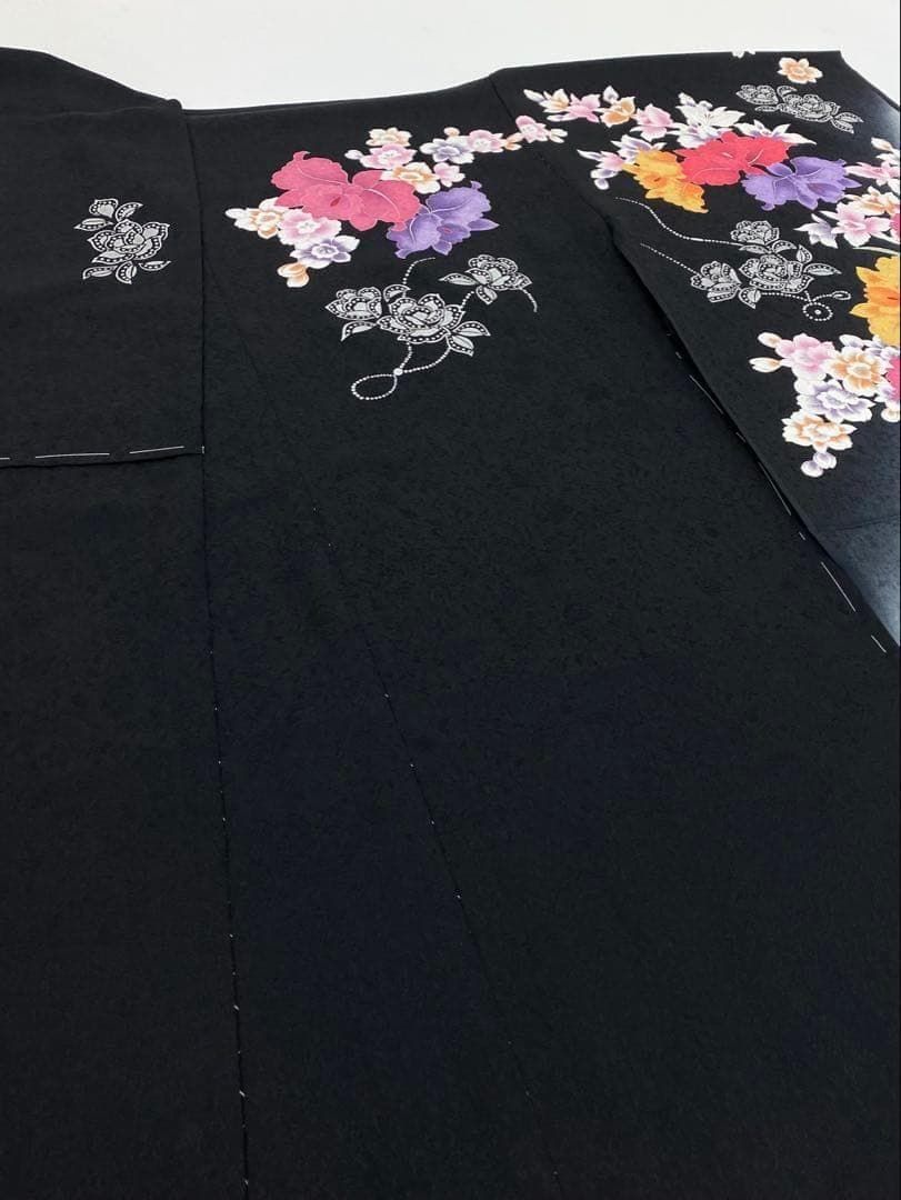振袖 銀通し カトレア 仮絵羽 未仕立て品 正絹 八掛付き KH177 振袖 仮絵羽 銀彩 紋意匠 カトレア 正絹 未仕立て品 八掛付き MOK658