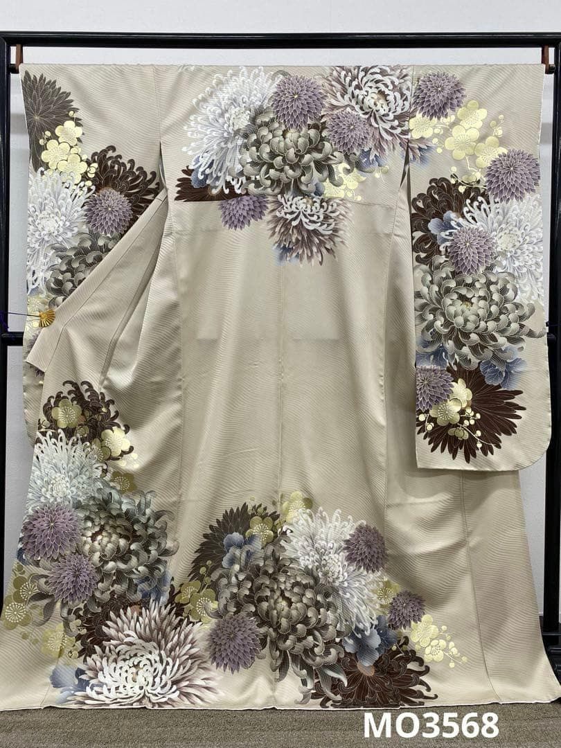 振袖 くすみカラー 大輪 金彩 刺繍 身丈170cm 新品未使用品 MO3568
