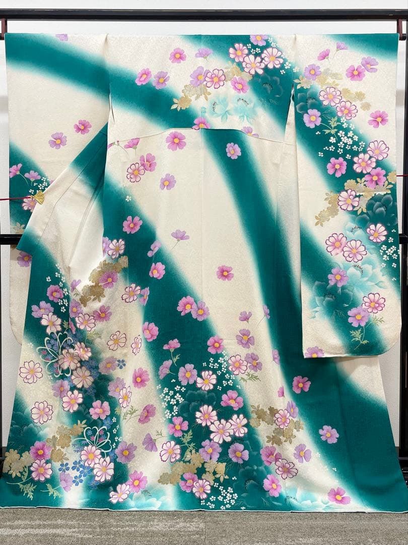 振袖 金彩 銀彩 コスモス 身丈167cm 撥水加工済 MO3750