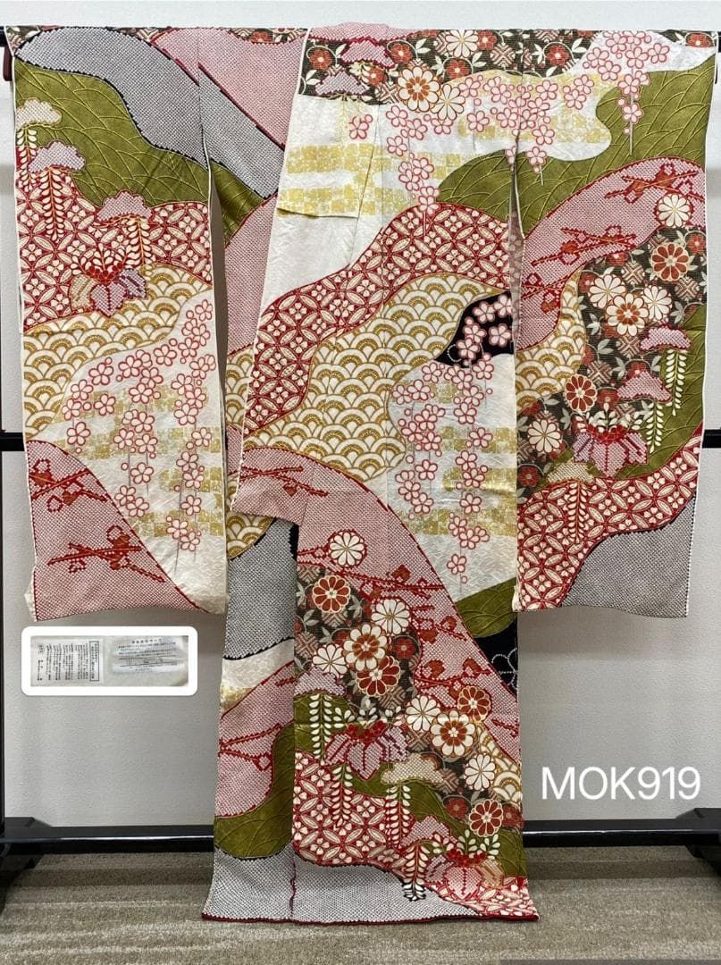 振袖 仮絵羽 滝泰 絞り 金駒 金銀彩 正絹 未仕立て品 八掛付き MOK919