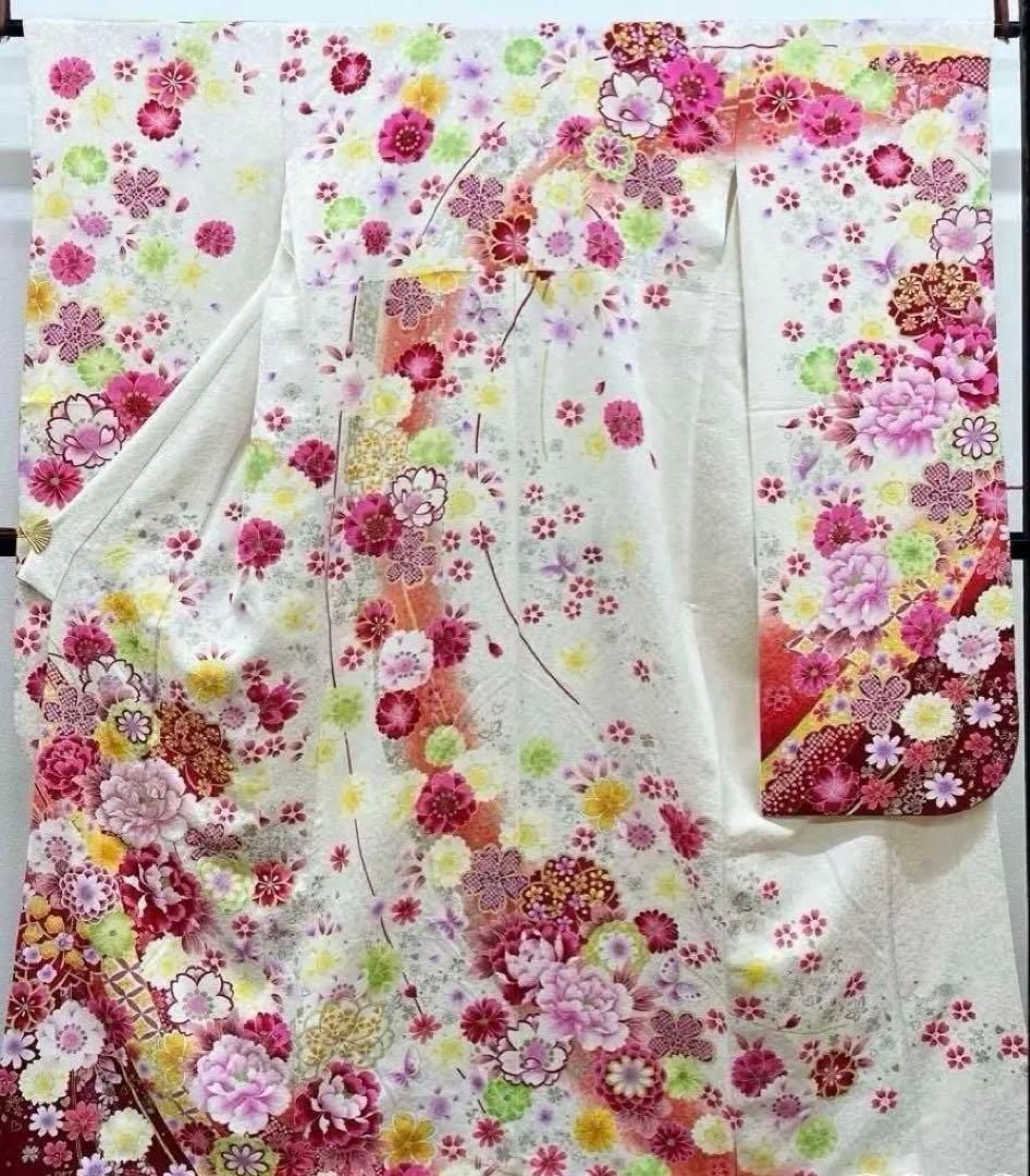 振袖 銀通し 金彩 牡丹 桜 刺繍 紋意匠 MO3741 - メルカリ
