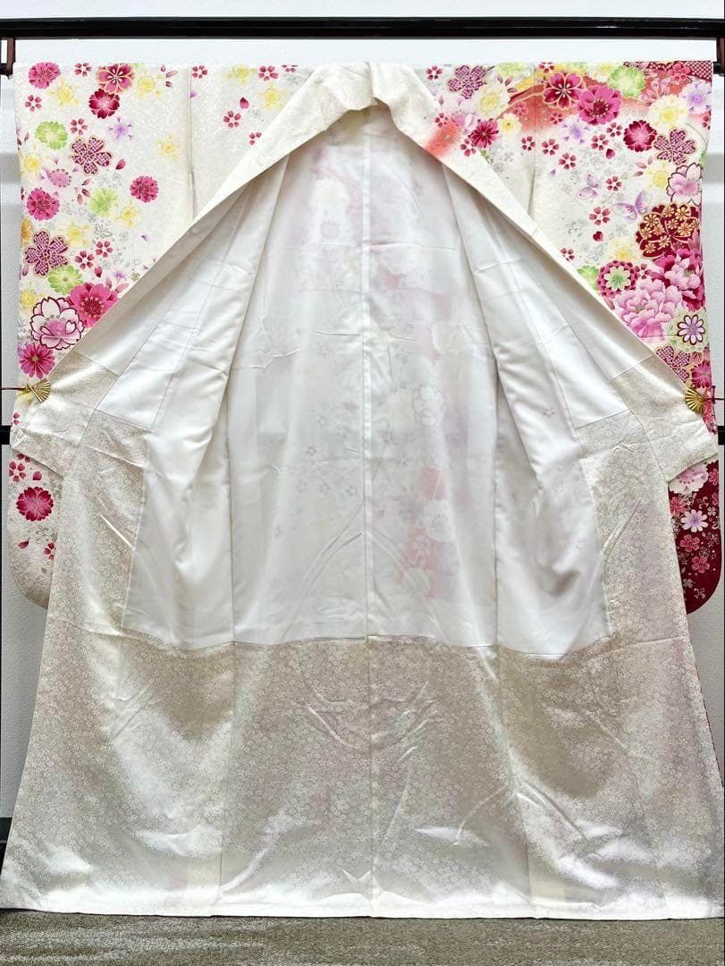振袖 銀通し 金彩 牡丹 桜 刺繍 紋意匠 MO3741 - メルカリ
