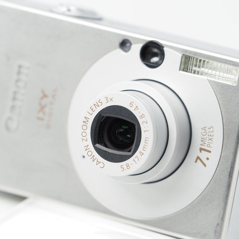 Canon デジタルカメラ IXY イクシ DIGITAL 10 シルバー IXYD10(SL