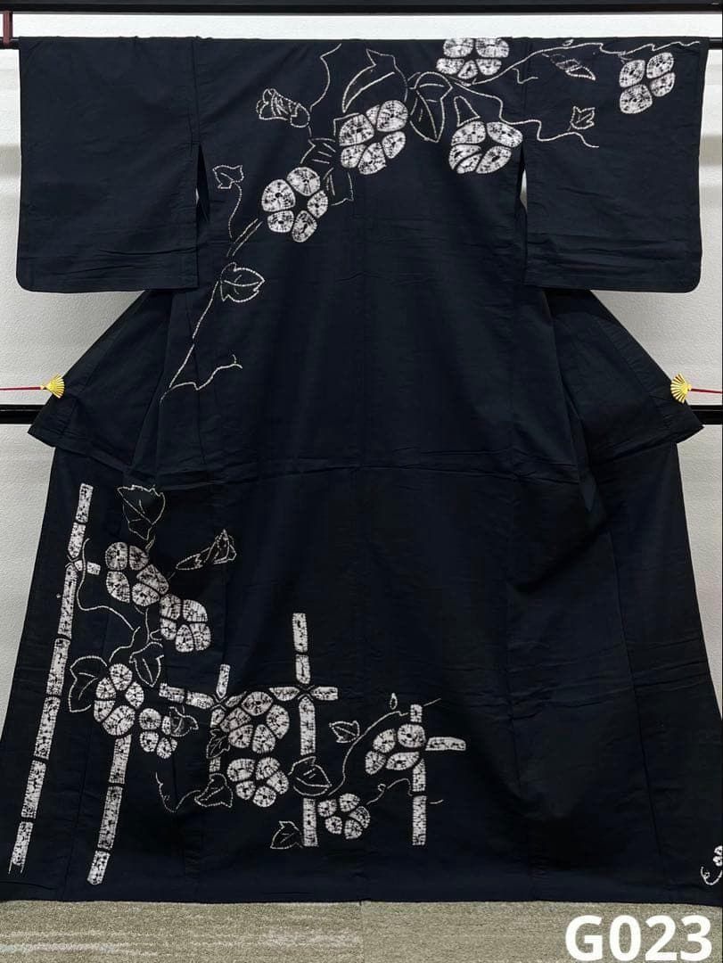 ま*ん様 有松鳴海絞りの朝顔の浴衣 有松鳴海絞り 浴衣 夏物 朝顔 綿 墨黒地 G023 - メルカリ
