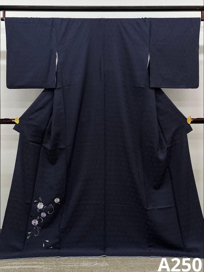 付け下げ 刺繍 紋意匠 やまと扱い 正絹 A250