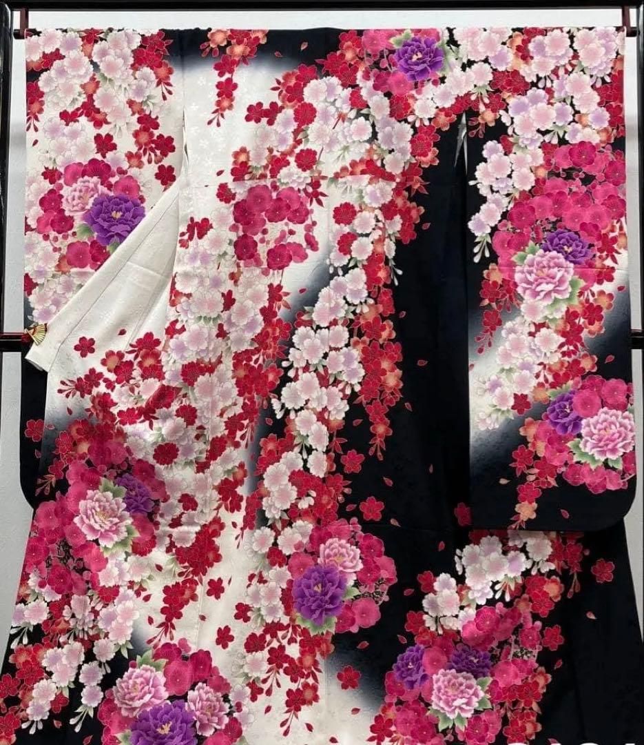 振袖 ラメ刺繍 金彩 牡丹 桜 梅 正絹 黒×白 MO3723