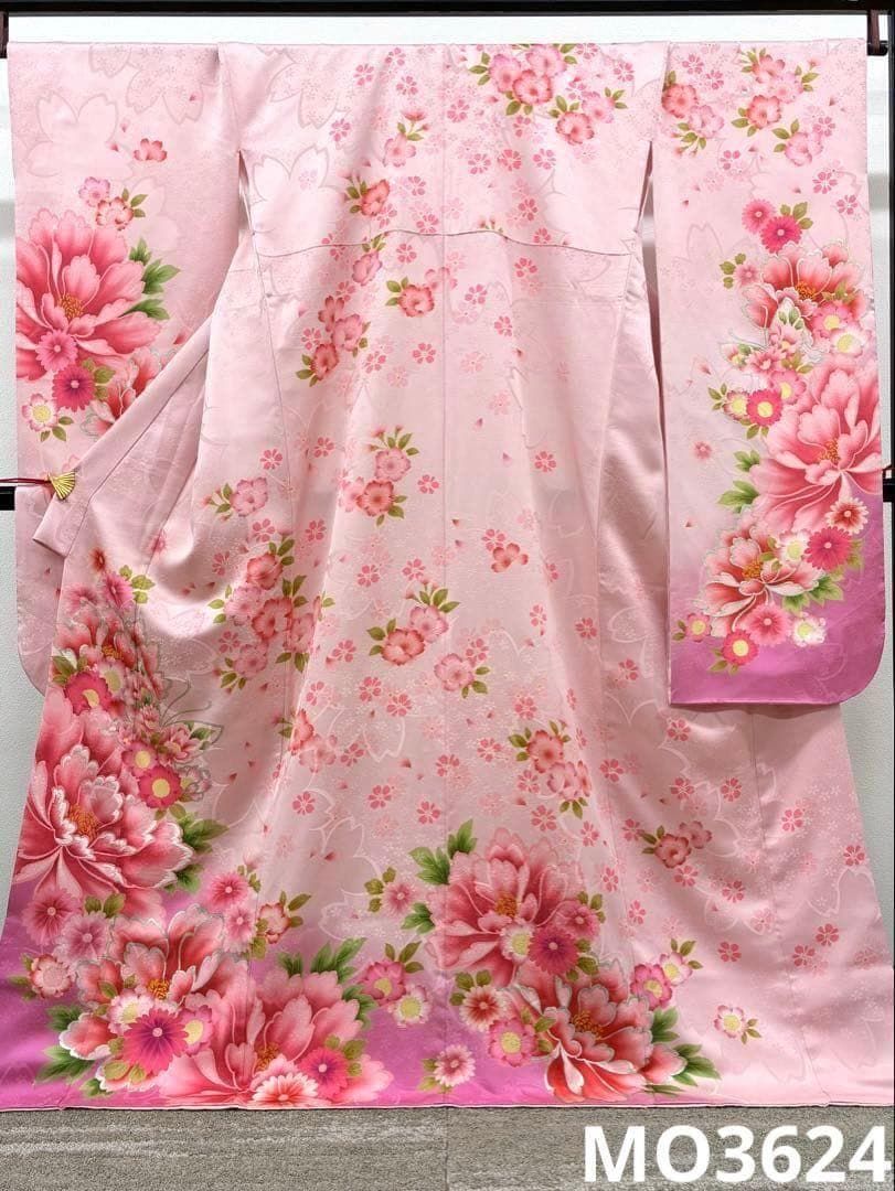 振袖 銀彩 刺繍 紋意匠 身丈167cm パールトーン加工済 MO3624