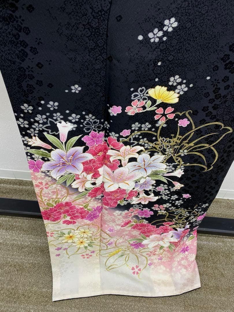 振袖 ラメ刺繍 金彩 紋意匠 身丈168cm 撥水加工済 MO3625 - メルカリ