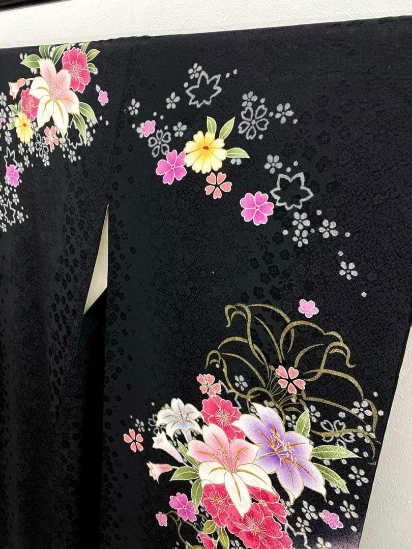 振袖 ラメ刺繍 金彩 紋意匠 身丈168cm 撥水加工済 MO3625 - メルカリ
