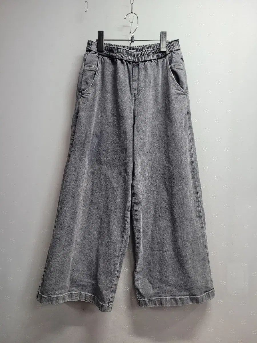 77 88) ISAE グレー ワイド デニム パンツ
