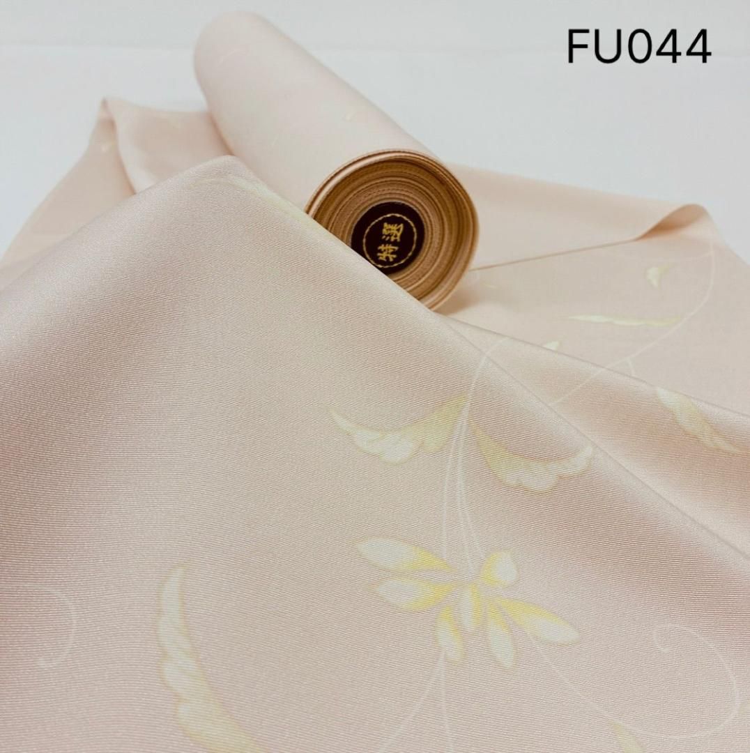小紋 丹後ちりめん 唐花 花 蔓草 シェルピンク色 反物 正絹 FU044