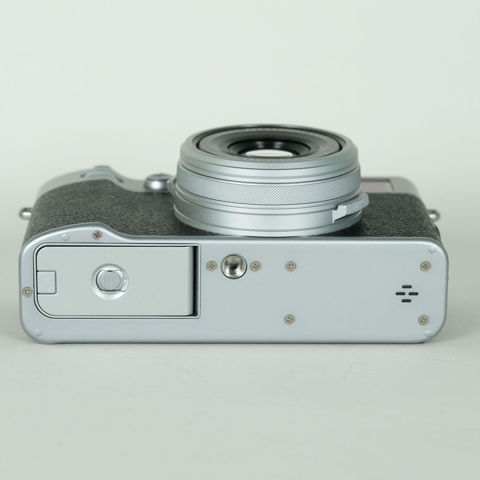 美品 | シャッター数1,200回｜別売り付属品付] FUJIFILM X100VI