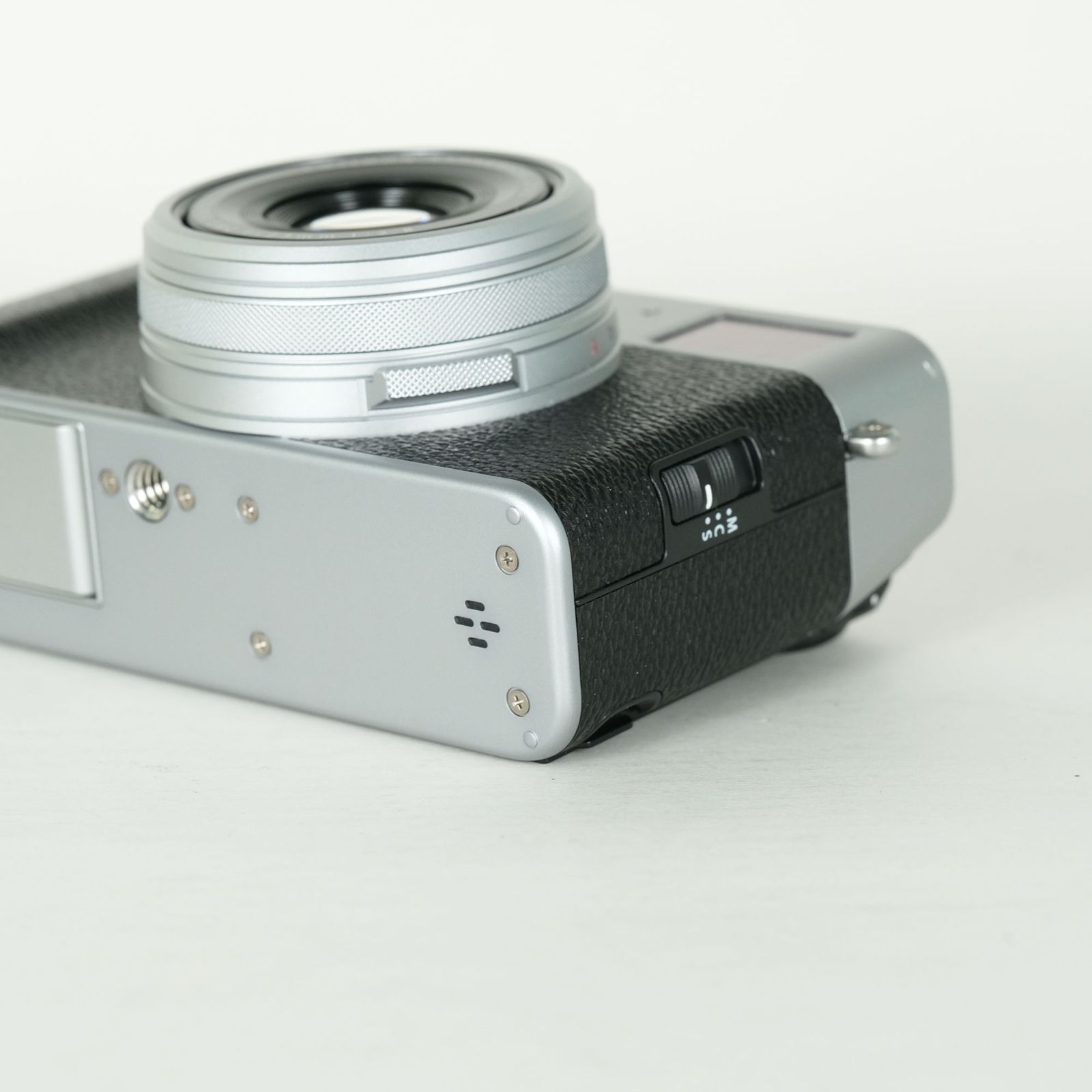 美品 | シャッター数1,200回｜別売り付属品付] FUJIFILM X100VI