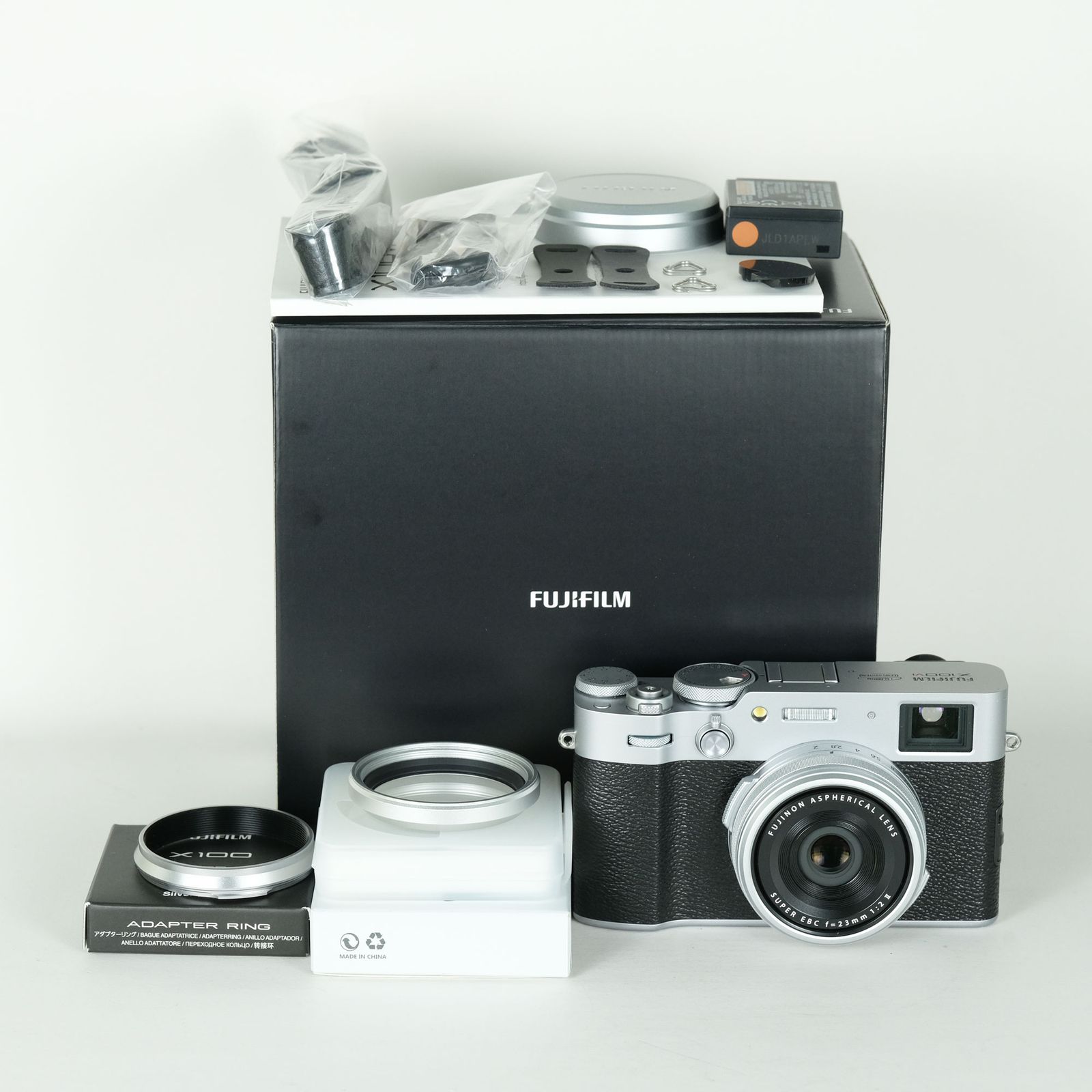 美品 | シャッター数1,200回｜別売り付属品付] FUJIFILM X100VI