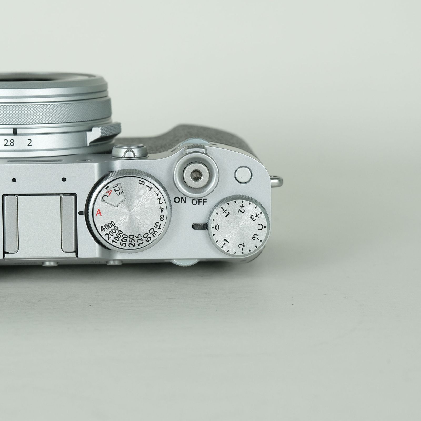 美品 | シャッター数1,200回｜別売り付属品付] FUJIFILM X100VI
