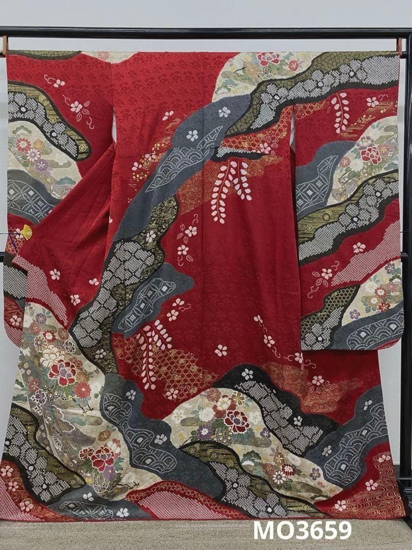 振袖 金駒 絞り 金彩 紋意匠 身丈165cm MO3659