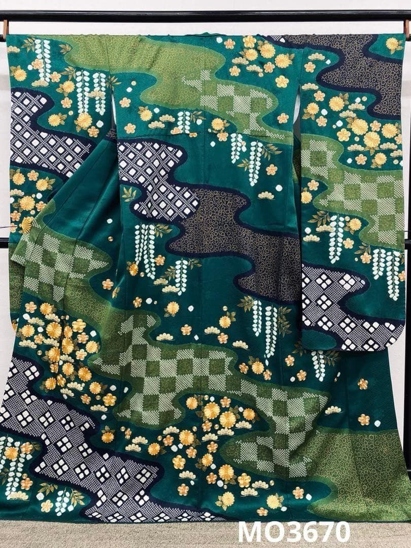 振袖 刺繍 金駒 絞り 金彩 身丈168cm 撥水加工済 MO3670