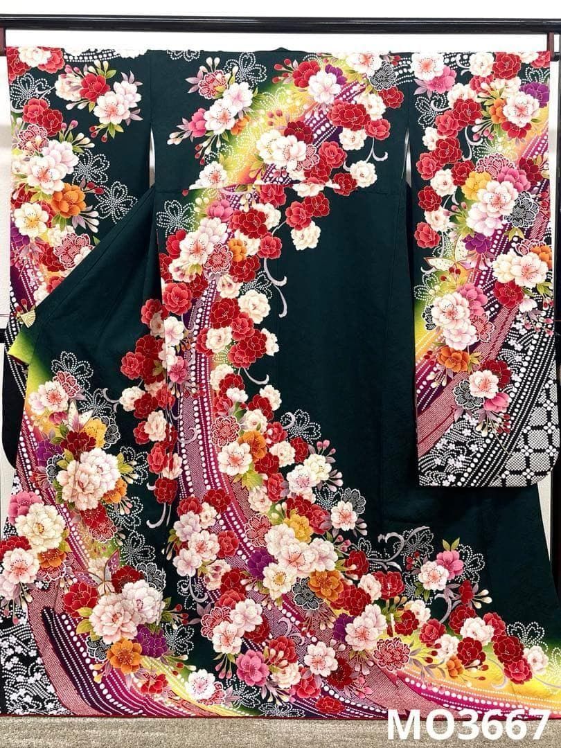 振袖 金駒 金彩 紋意匠 身丈169cm パールトーン加工済 MO3667