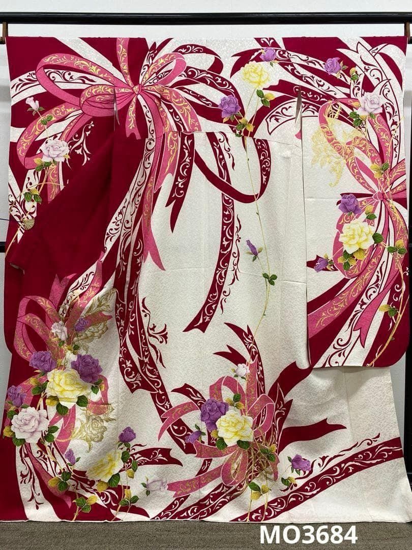 振袖 刺繍 金彩 銀通し 身丈166cm 撥水加工済 MO3684