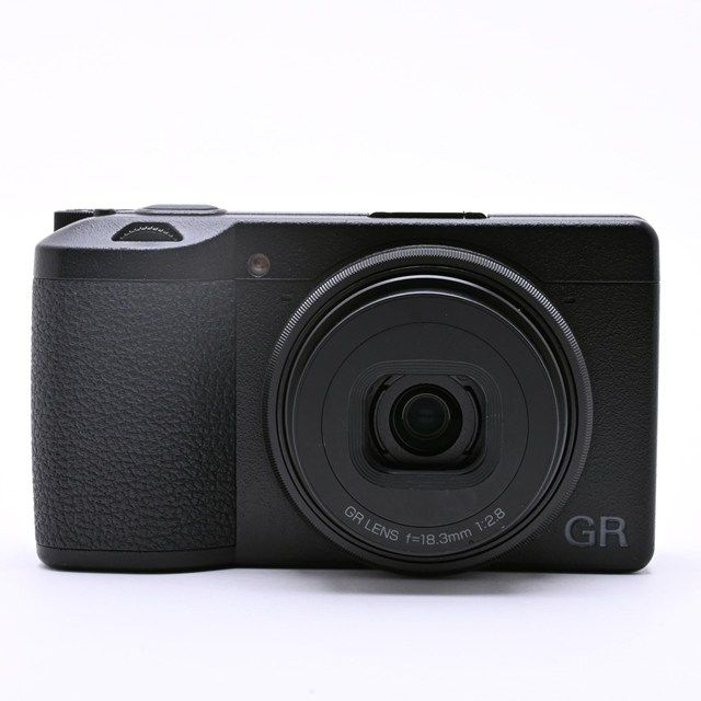 【美品】RICOH GR Ⅲ コンパクトデジタルカメラ 【ショット数3645回】 美品＞ RICOH GR III｜高級コンパクトデジタルカメラ｜シャッター数