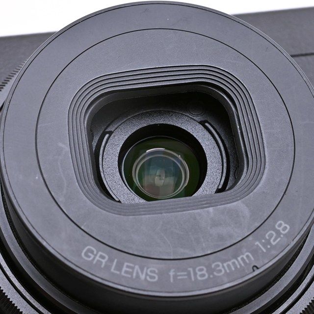 美品＞ RICOH GR III｜高級コンパクトデジタルカメラ｜シャッター数