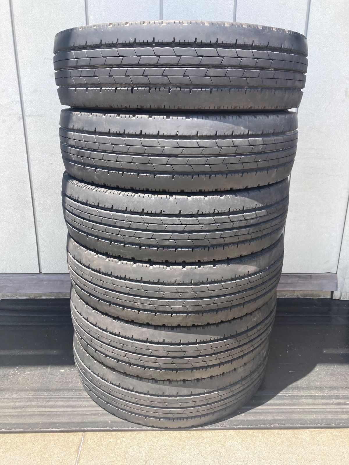 ダンロップ エナセーブ SPLT50 215/70R17.5 118/116LT 中古6本 26,000円