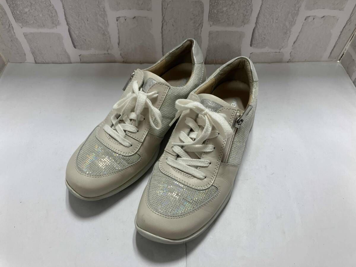 ASICS アシックス 121A236 pedalaスニーカー オフホワイト 通年