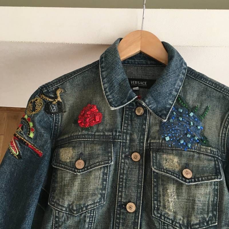 美品 VERSACEヴェルサーチ デニム 刺繍 装飾 ジャケットS - メルカリ