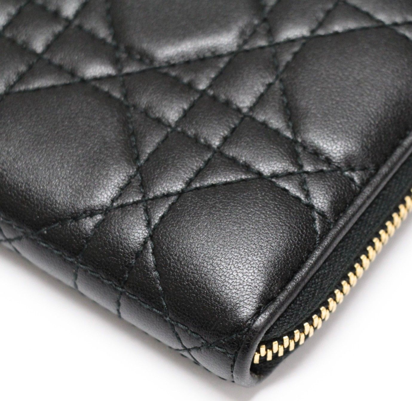 クリスチャンディオール Christian Dior Voyage レディディオール ヴォヤージュ 長財布 カナージュ ラムスキン 黒 G金具 【75057】 クリスチャンディオール Christian Dior Voyage レディディオール ヴォヤージュ 長財布 カナージュ ラムスキン 黒 G金具 【75057】