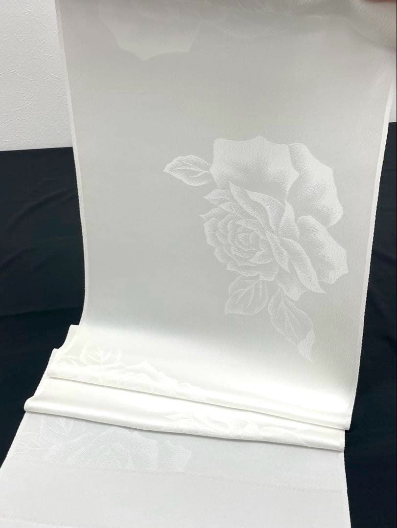 色無地 紋意匠 薔薇文様 正絹 反物 T8531 白生地 紋意匠 薔薇文様 着尺 反物 正絹 HOT044 - メルカリ