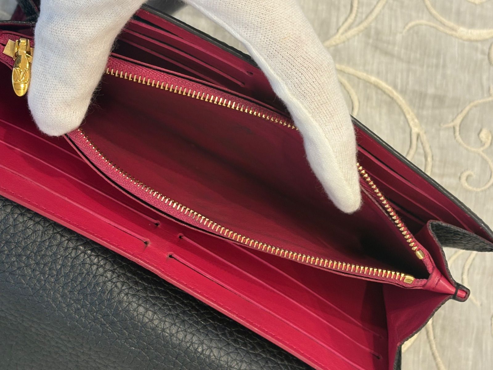 【人気絶大】ルイヴィトン ポルトフォイユ カプシーヌ 長財布 トリヨン ノワール黒&ゴールド