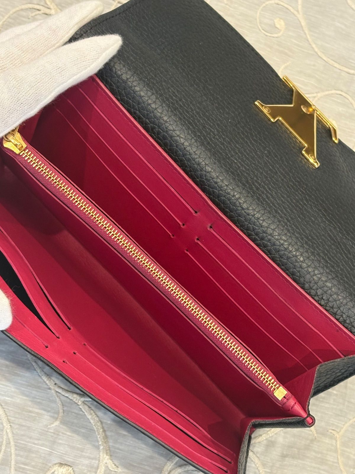 【人気絶大】ルイヴィトン ポルトフォイユ カプシーヌ 長財布 トリヨン ノワール黒&ゴールド