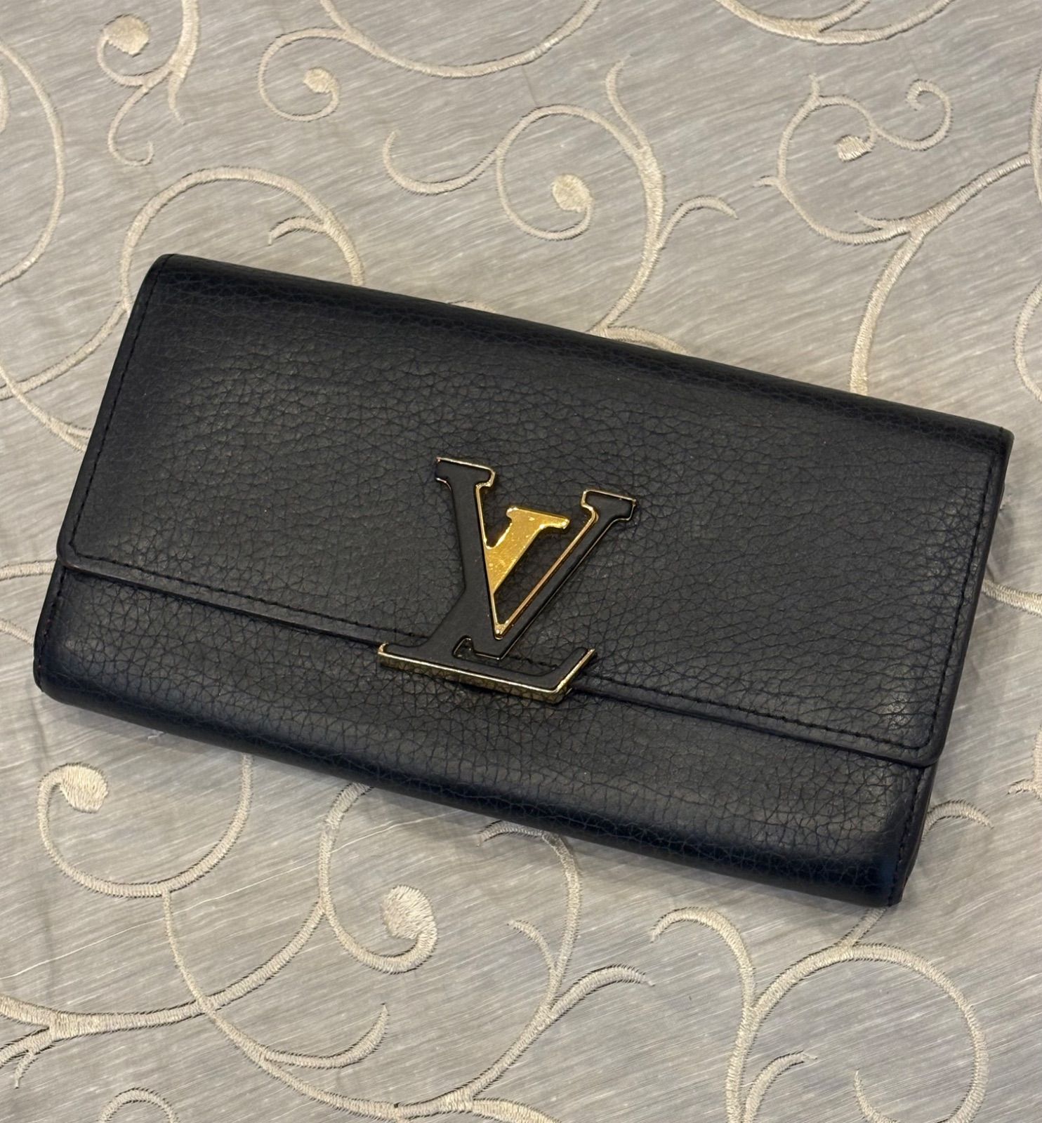 【人気絶大】ルイヴィトン ポルトフォイユ カプシーヌ 長財布 トリヨン ノワール黒&ゴールド