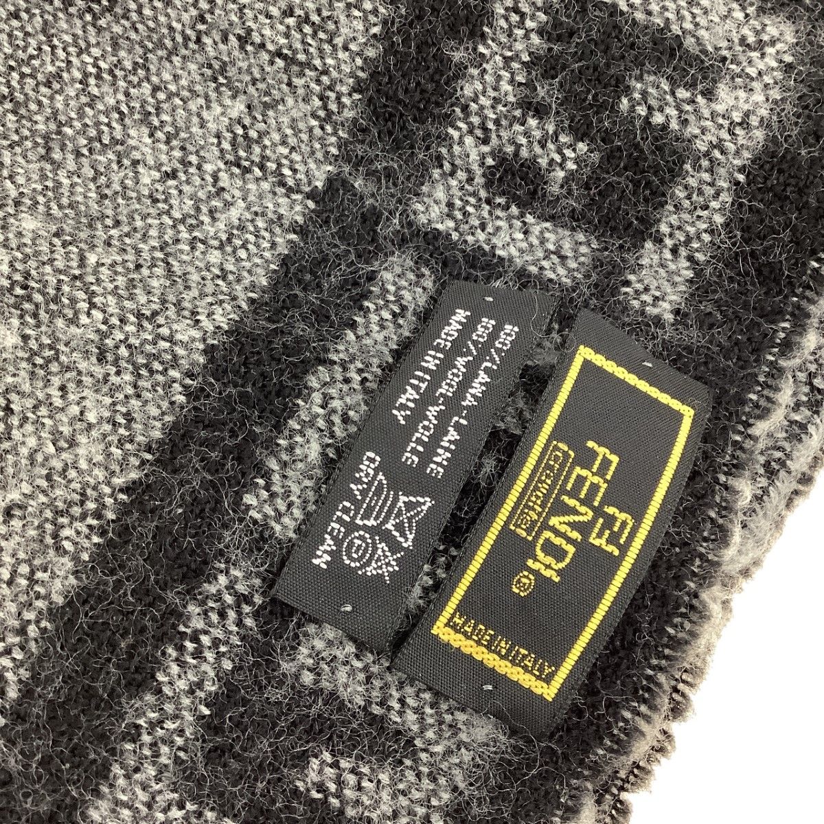 FENDI フェンディ マフラー グレー FENDI フェンディ マフラー グレー