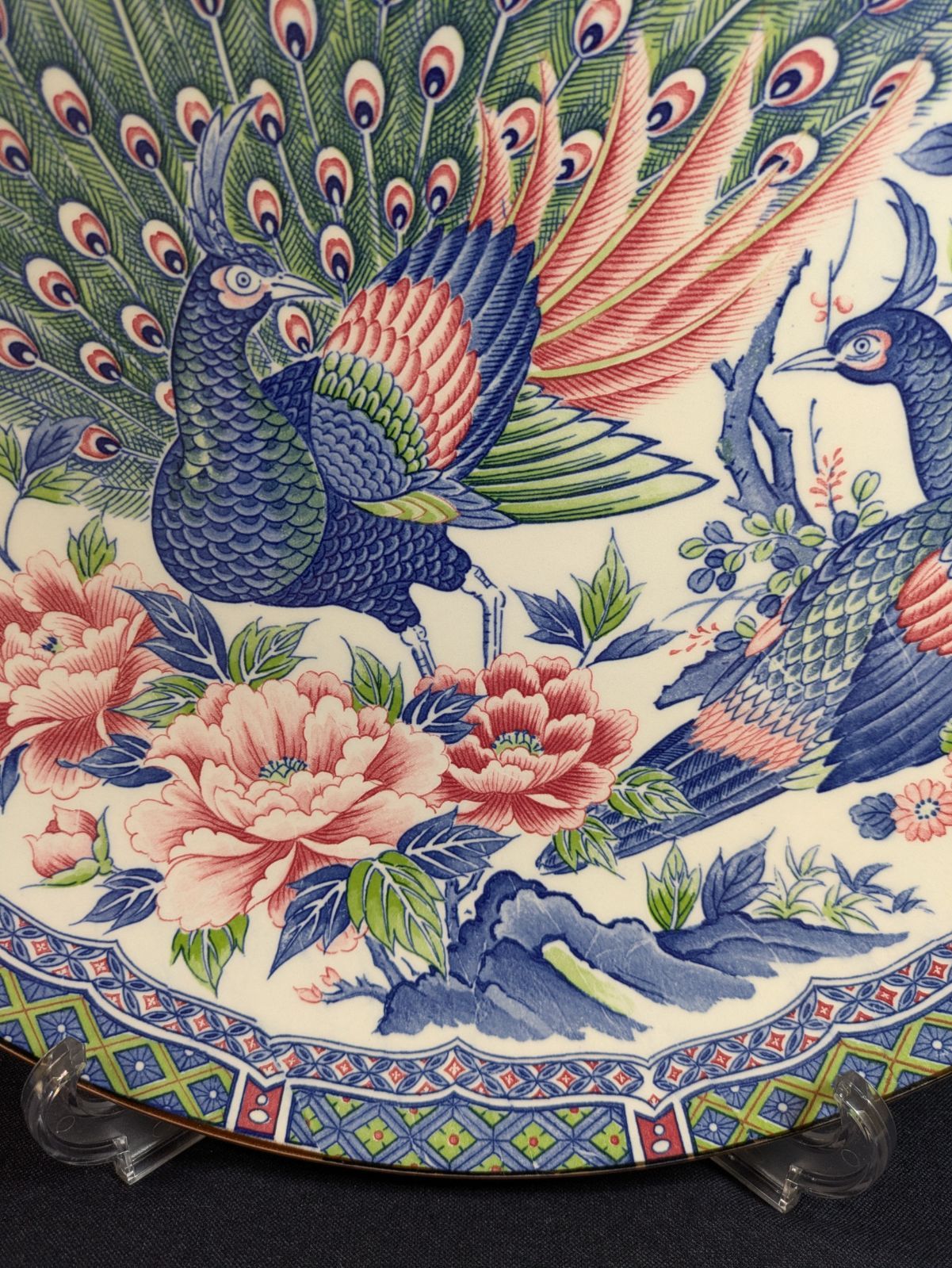 花と孔雀のデザイン 陶器皿 大皿 飾り皿 新品】和食器 大皿 飾り皿 孔雀 花鳥 豪華 染付 38㎝ E903 - メルカリ