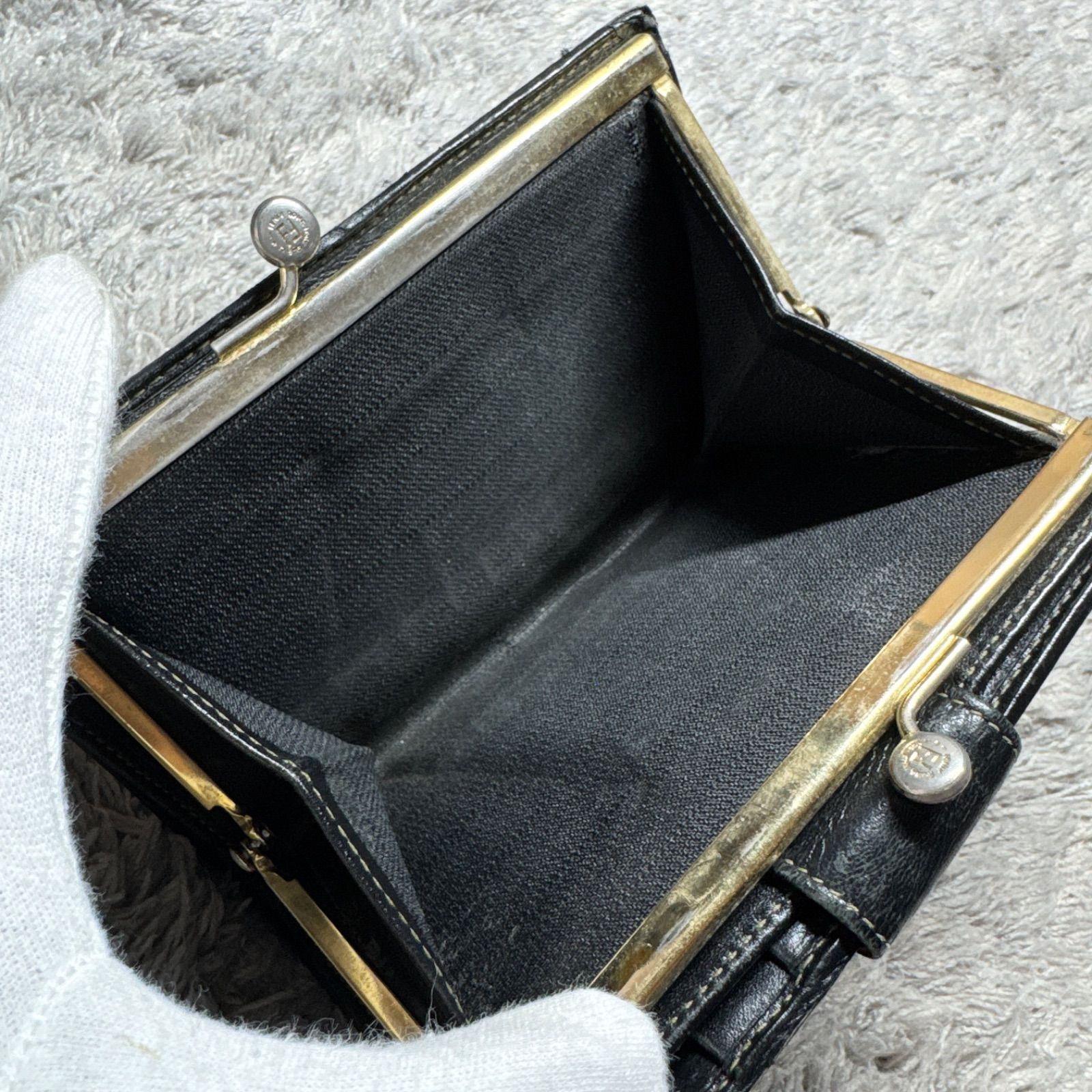 FENDI ファンディ 二つ折り財布 ズッカ柄 がま口 - メルカリ