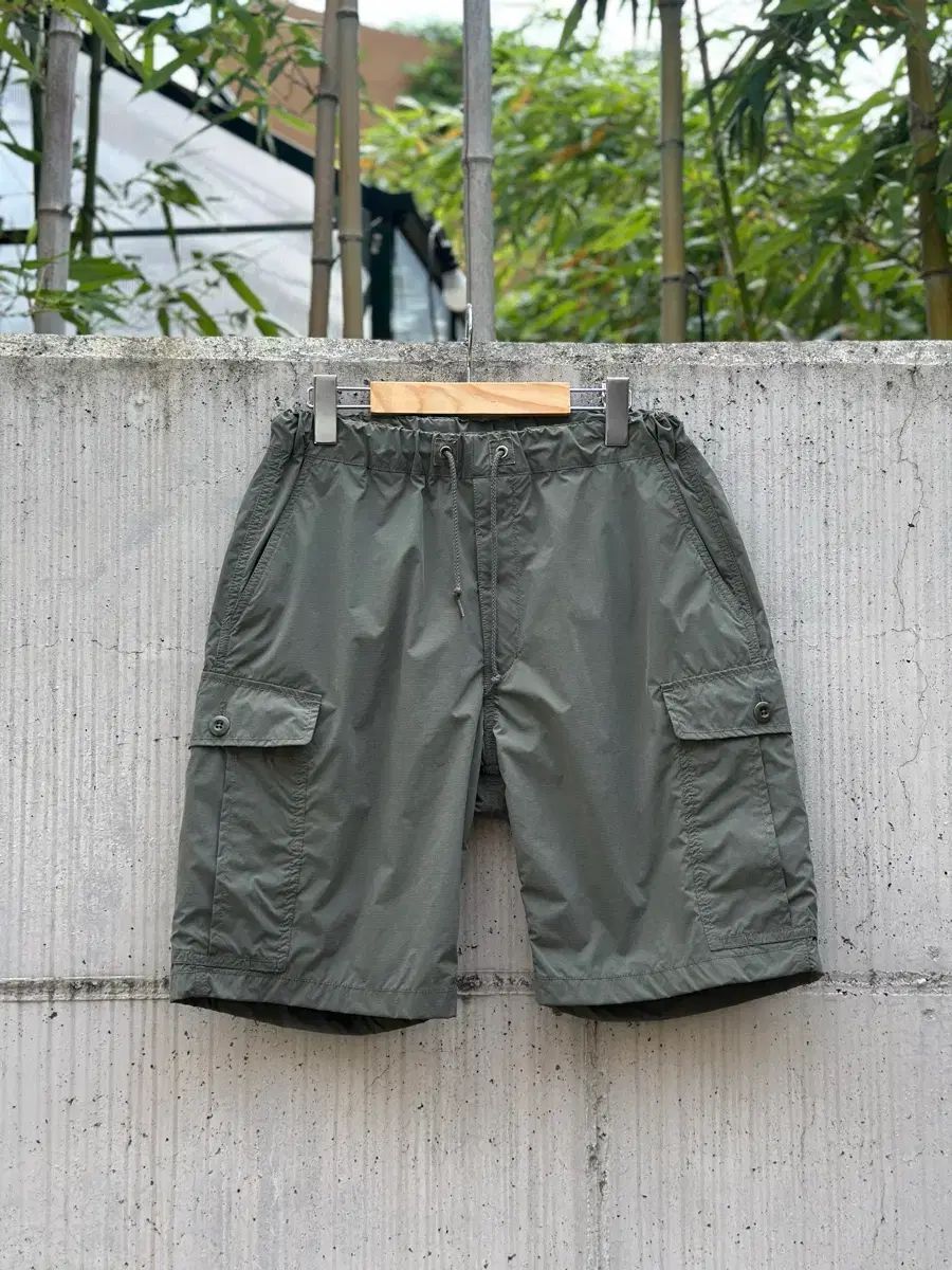BEAMS PLUS x Sage De Cret ナイロン 6ポケット リップストップ カーゴ トップス