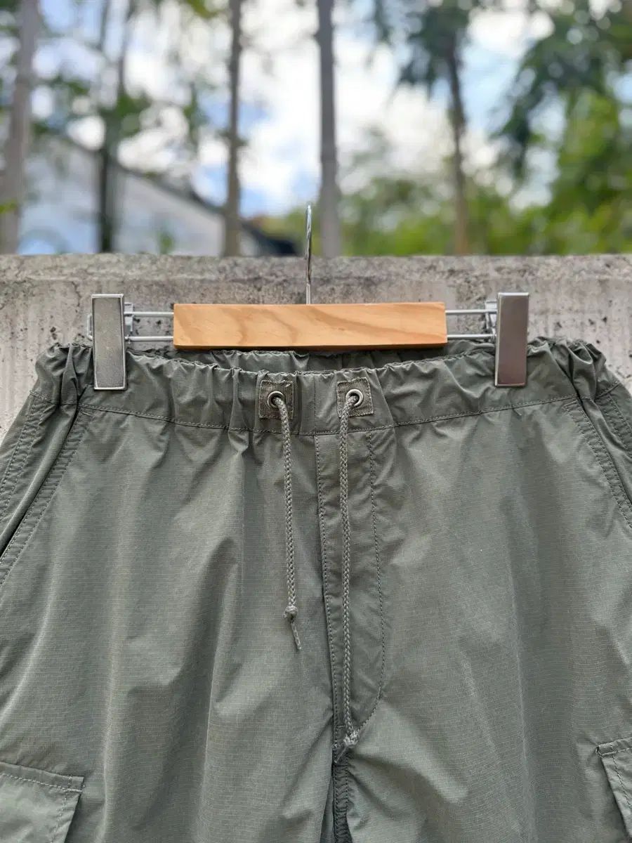 BEAMS PLUS x Sage De Cret ナイロン 6ポケット リップストップ カーゴ トップス