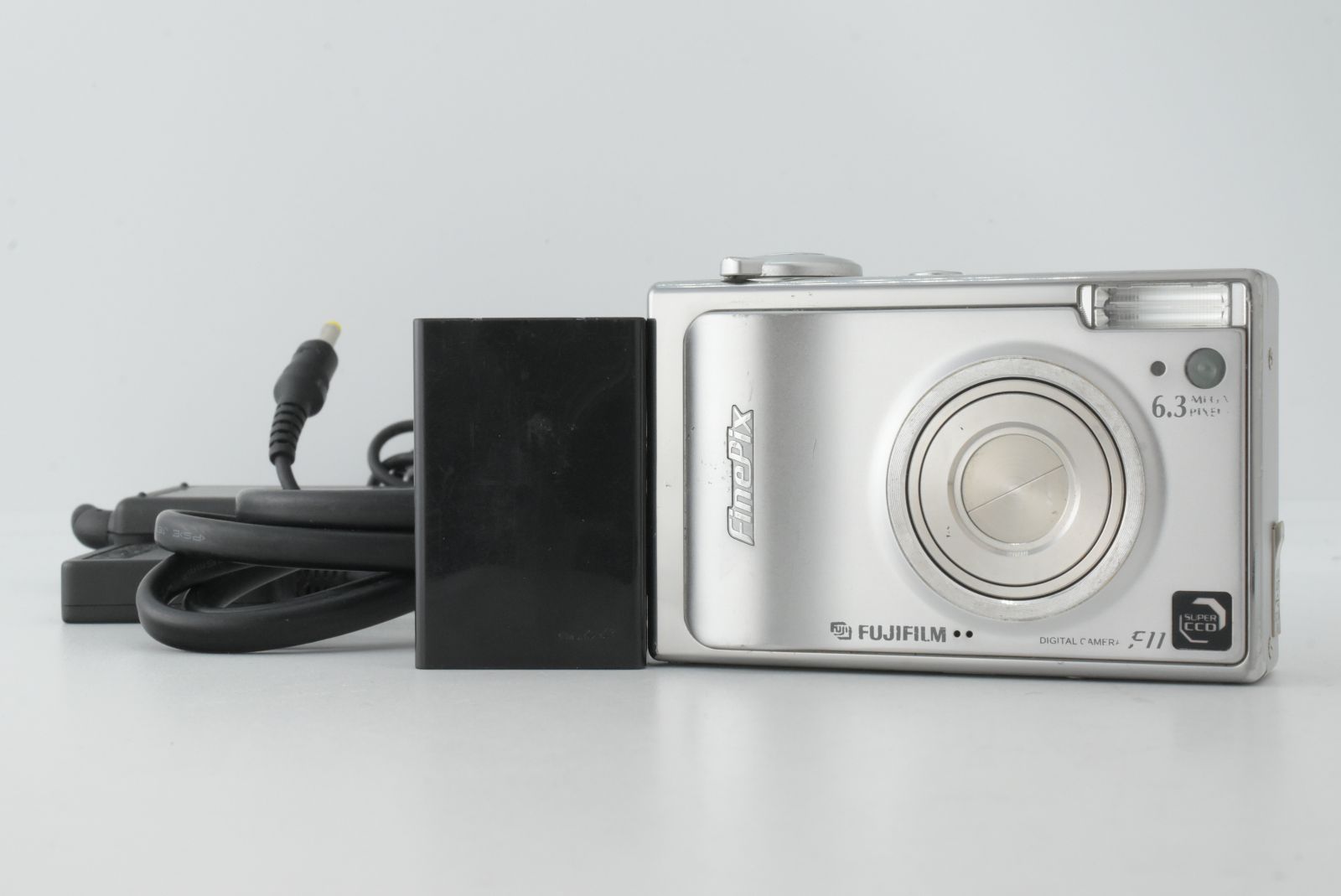 Fujifilm FinePix F11 6.3MP Digital Camera Tested 富士フィルム コンパクトデジタルカメラ シルバー EF-TN-JP2537