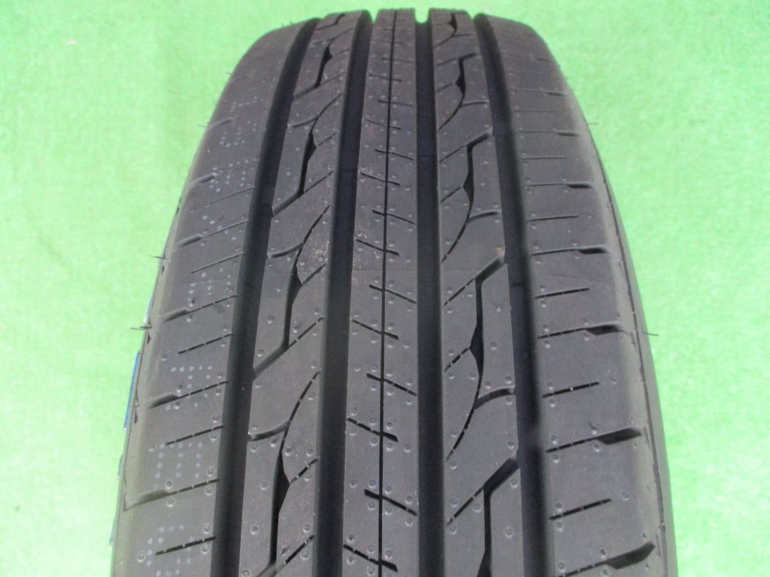 ハイエースなどに♪ ナイトロパワー H12ショットガン 6.0J-15インチ 6H139.7 +33 195/80R15 スターチャーHC-V ホワイトレター付き ハイエースなどに♪ ナイトロパワー H12ショットガン 6.0J-15インチ 6H139.7 +33 195/80R15 スターチャーHC-V ホワイトレター付き